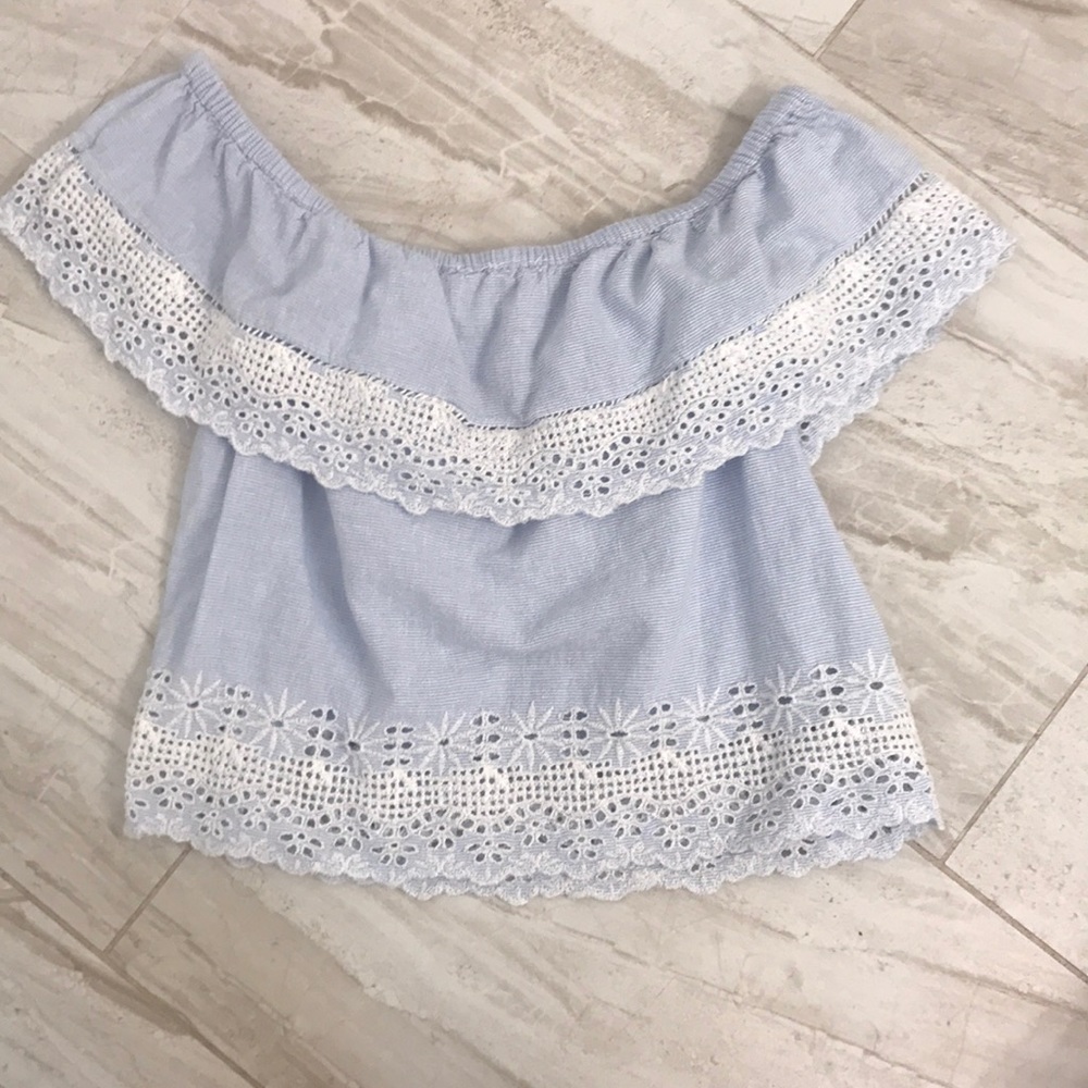 🦋 Cute Zara Off the Shoulder Top 🦋